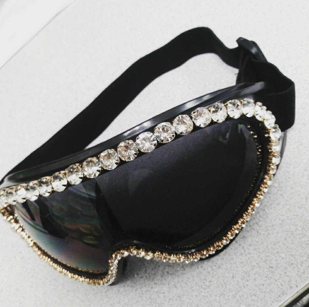 Snow goggles